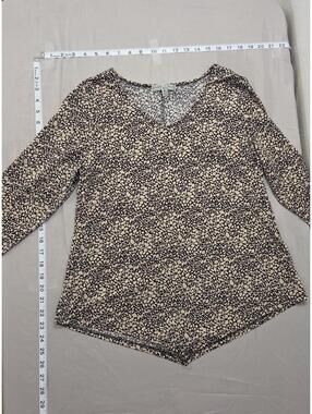 Vintage Suzie Petite Large Black and Cream Patterned 3/4-Sleeve Top
